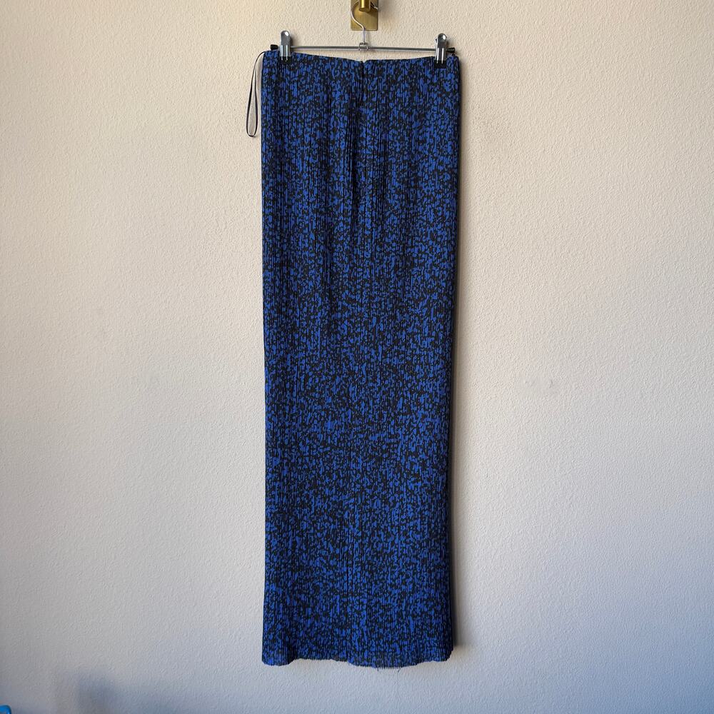 Solace London Sana Pleated Maxi Skirt in Blue Noise Size 2 - Picture 3 of 4